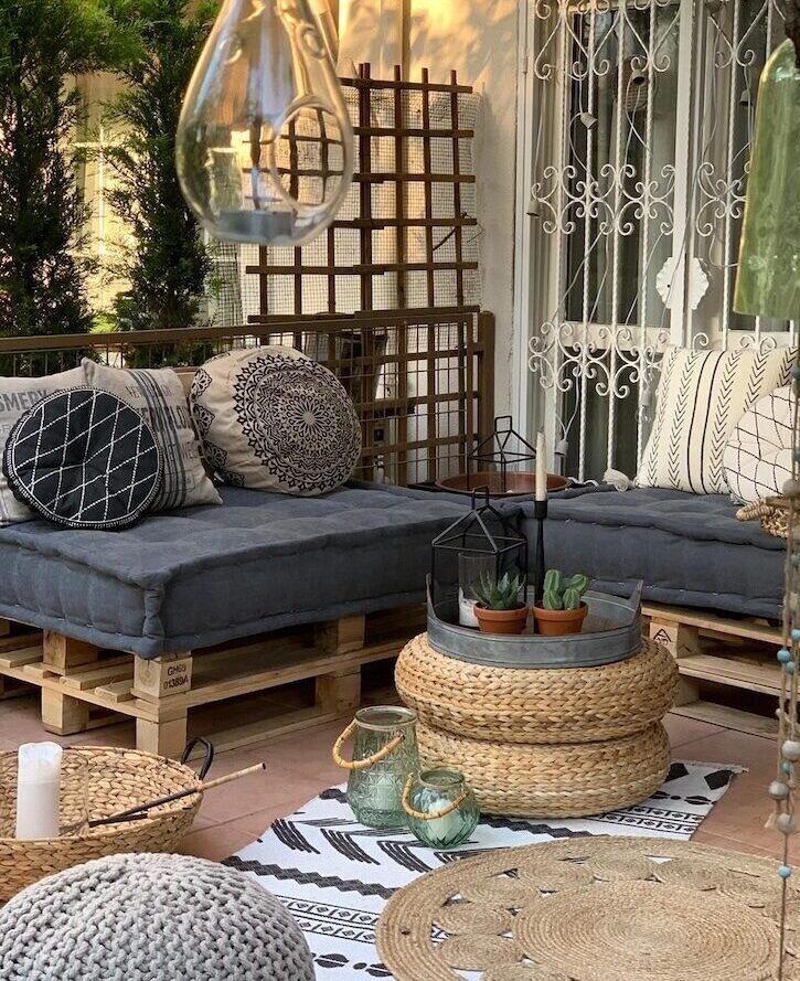pallet sofa 2 e1766592701822